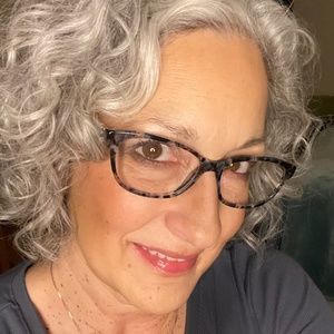 Meet your Posher, Renee